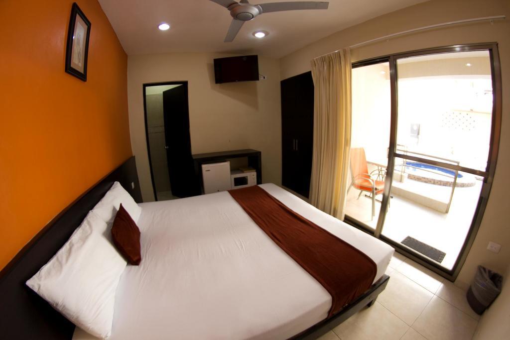 Hotel & Suites Domani Progreso  Ngoại thất bức ảnh
