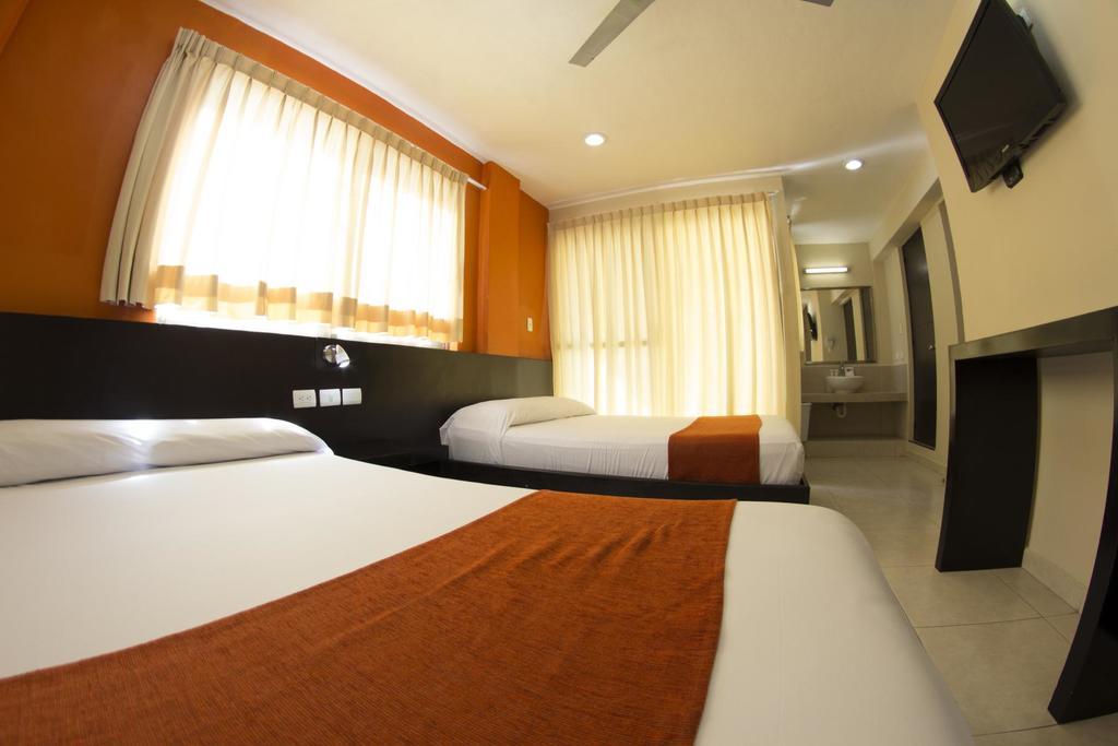 Hotel & Suites Domani Progreso  Ngoại thất bức ảnh