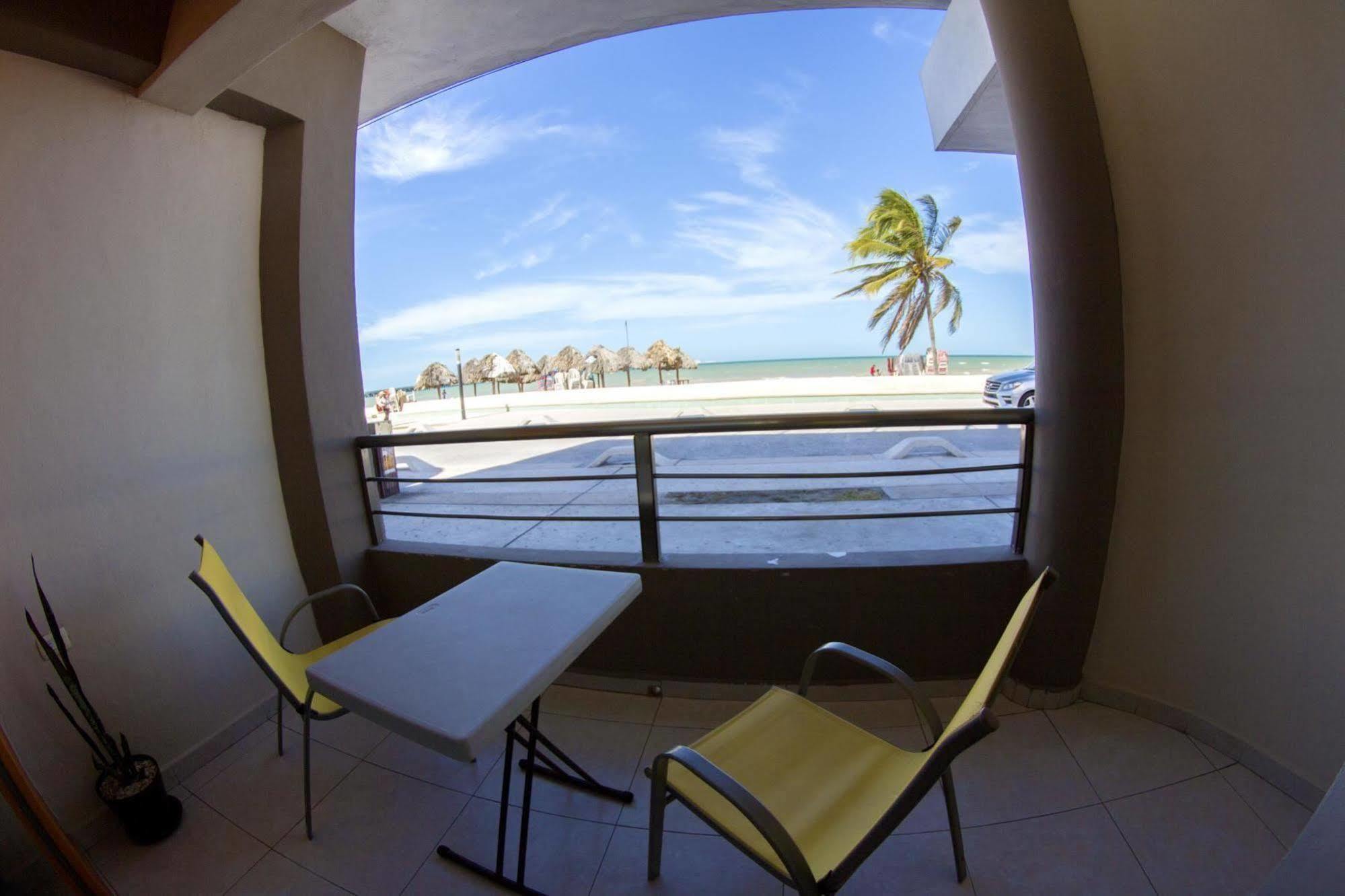 Hotel & Suites Domani Progreso  Ngoại thất bức ảnh