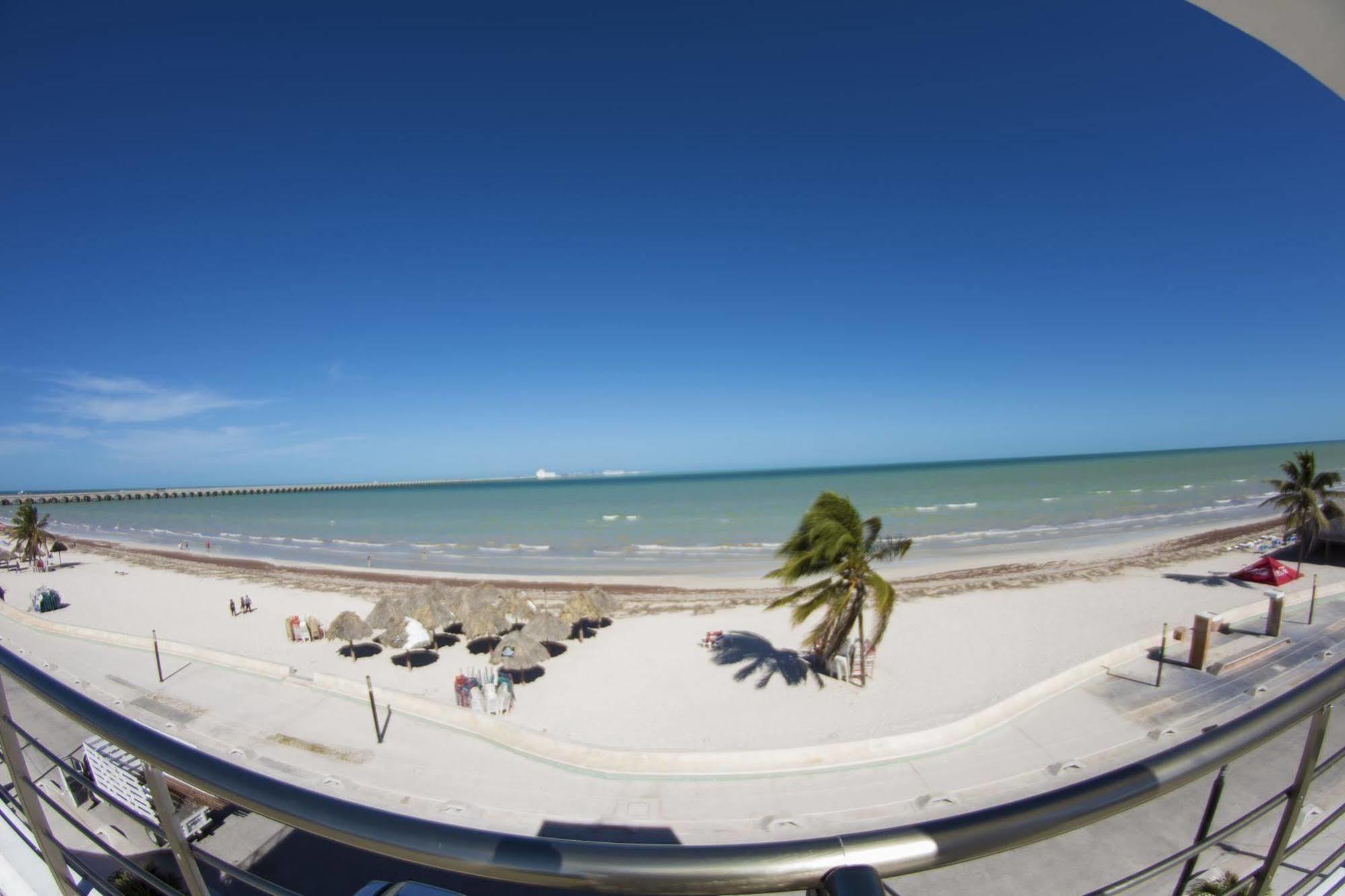 Hotel & Suites Domani Progreso  Ngoại thất bức ảnh